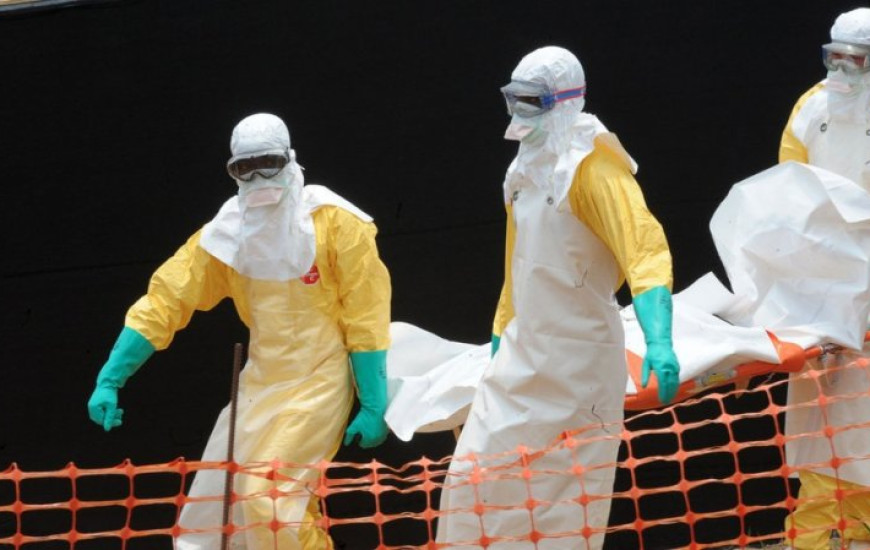 Ebola matou mais de 2,4 mil pessoas, informa OMS