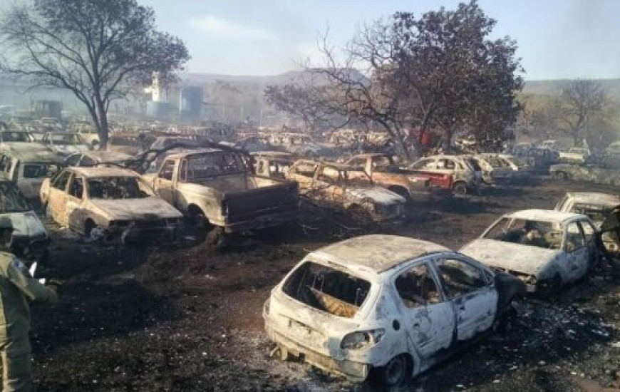 Mais de 300 veículos foram queimados