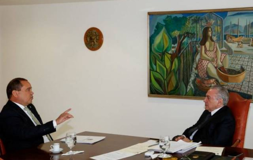Senador se reúne com presidente Michel Temer