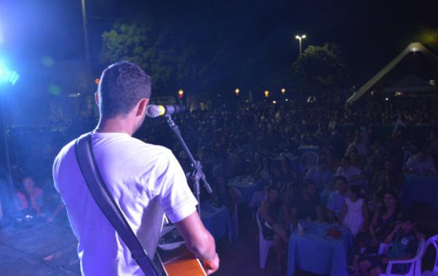 Podem se cadastrar cantores, bandas, artistas plásticos, atores, entre outros