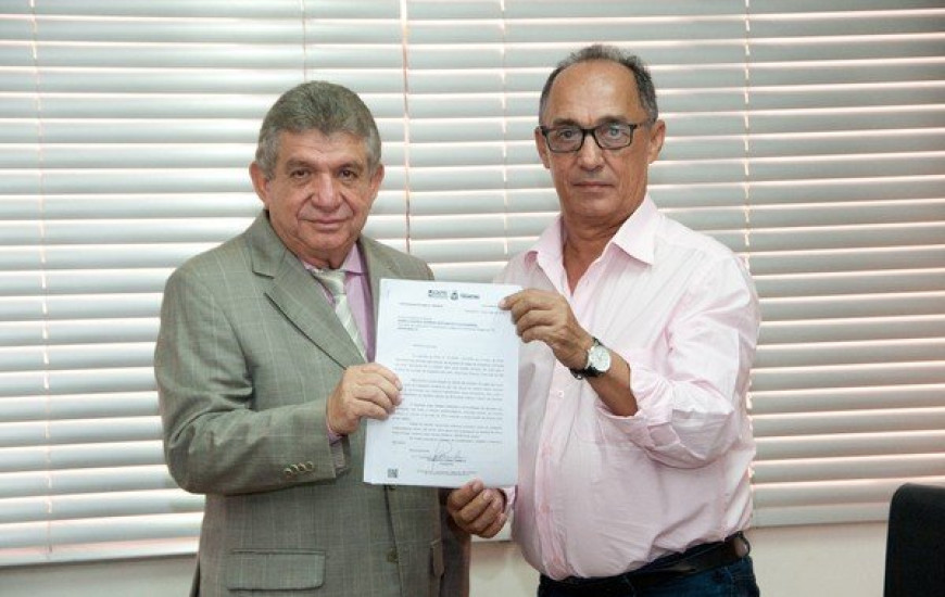 Presidente da Adapec entrega portaria ao PGJ