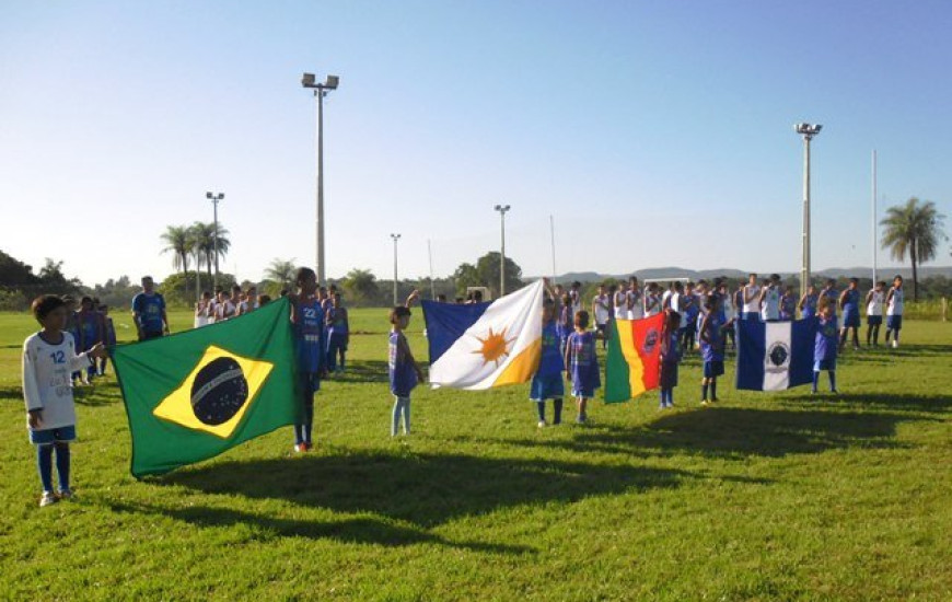 Amistoso será entre amigos