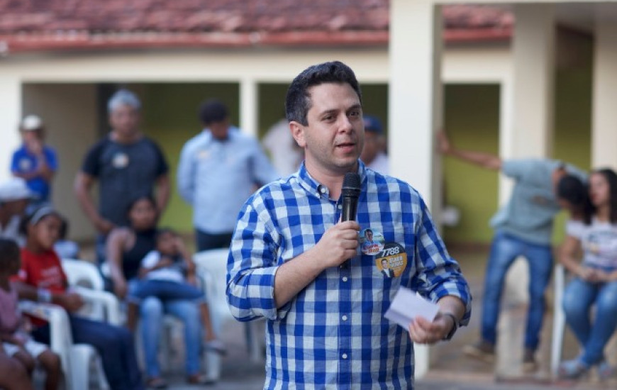 Tiago Dimas em campanha no interior do Estado