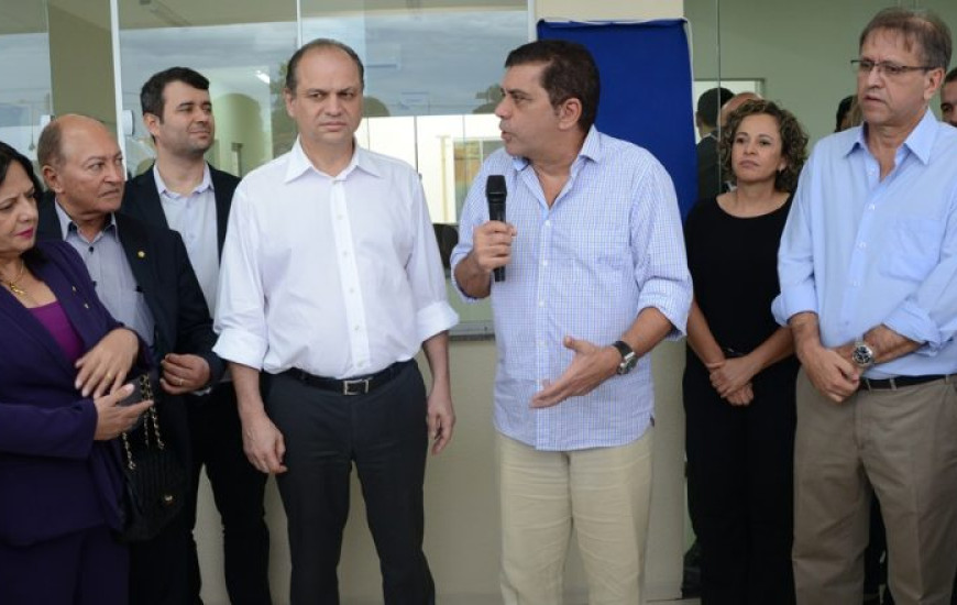 Na visita do ministro, prefeito inaugurou novo centro comunitário