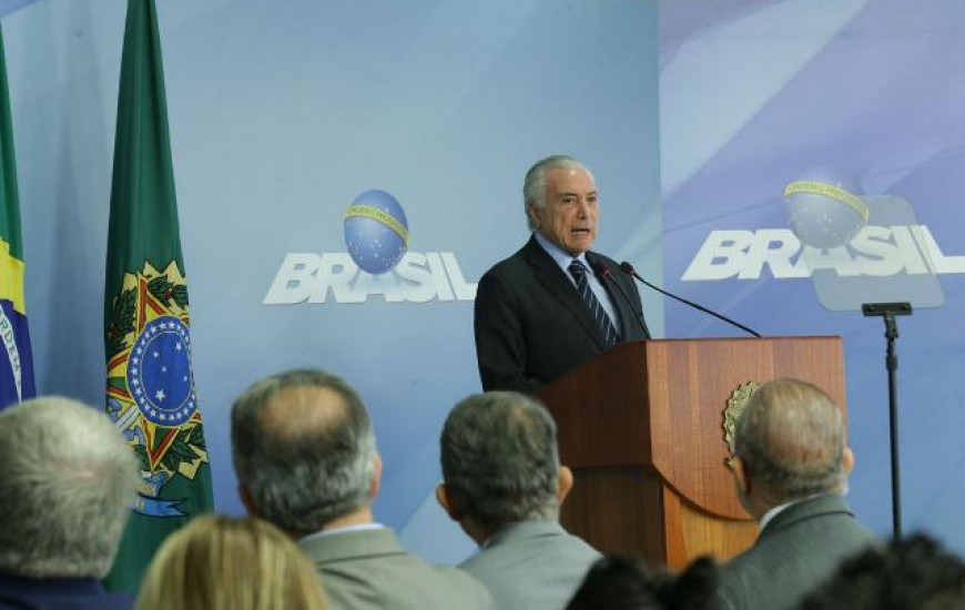 Michel Temer anuncia o uso de forças federais de segurança para liberar rodovias