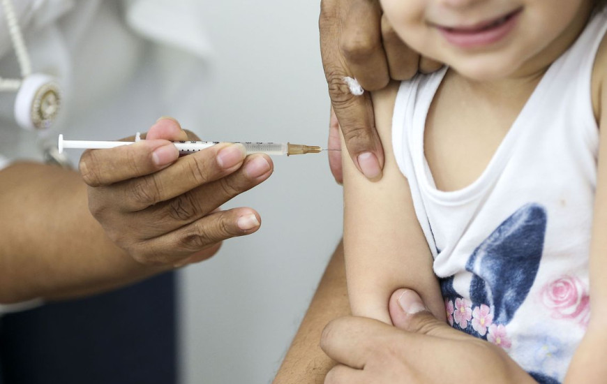Mais de 1,3 milhão de crianças não recebeu o reforço das vacinas