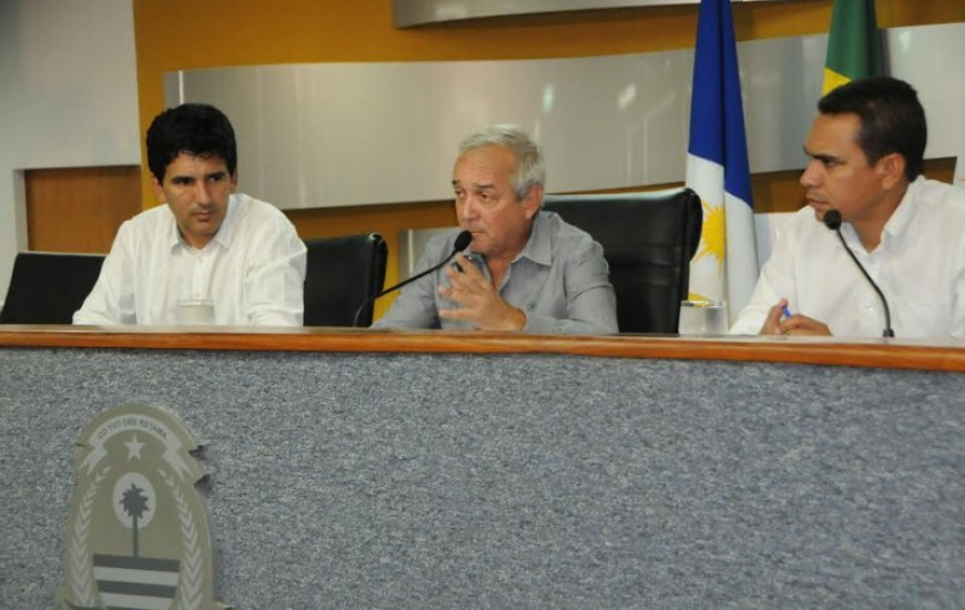 Vereador Hiram Gomes preside sessão