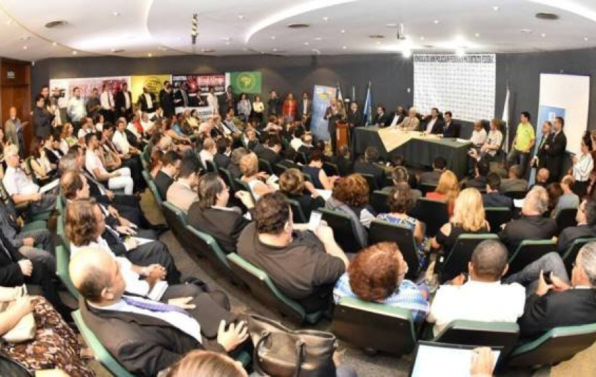 Representantes de sindicatos pressionam Congresso