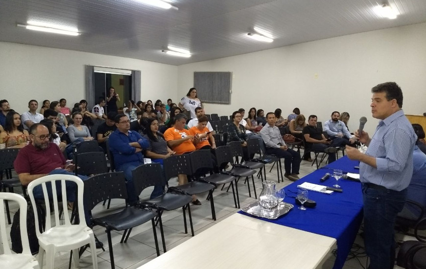 Mais uma vez Mario Lúcio critica ausência de candidatos em debate de propostas