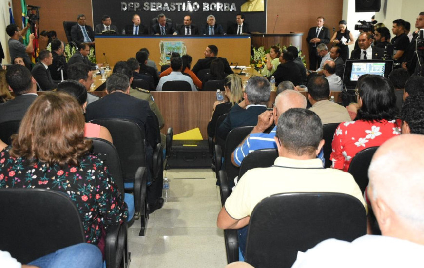 A solenidade de transferência na Câmara Municipal de Miracema