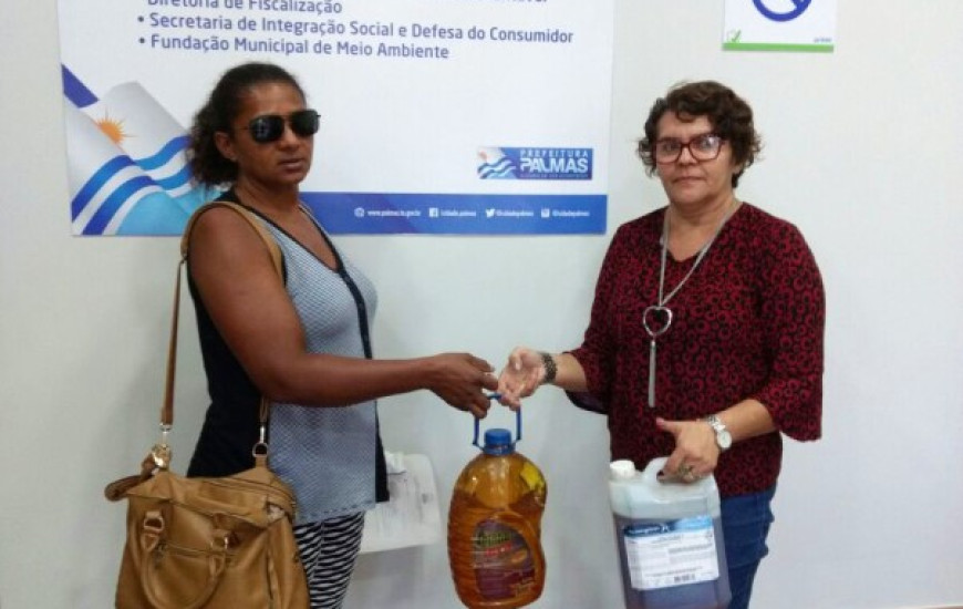 10 litros de óleo foram entregues para comunidade da Vila Agrotins