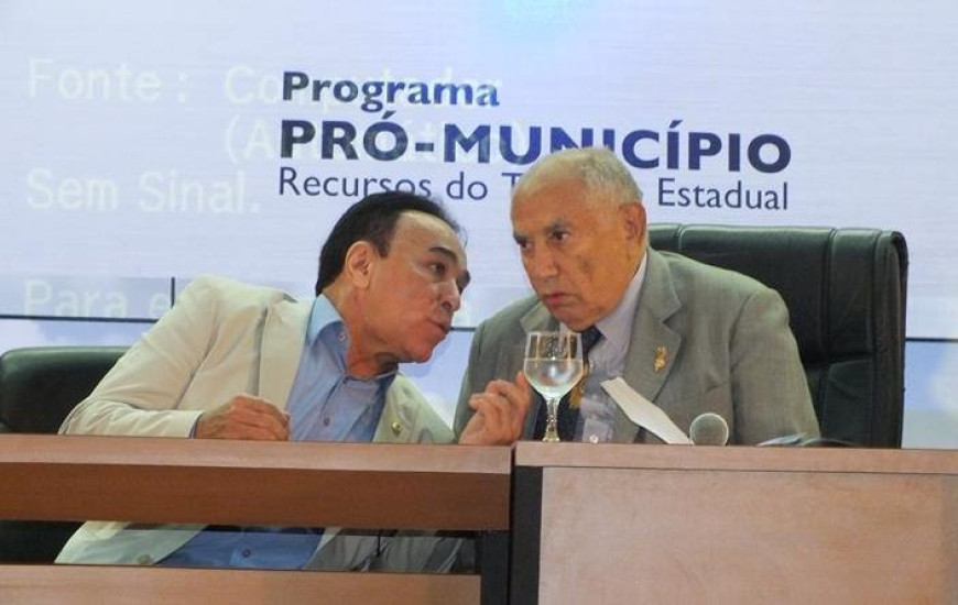 Siqueira e João Oliveira renunciam:Sandoval assume