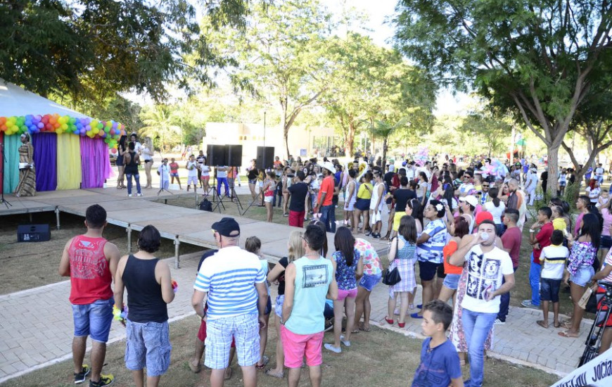 Parada LGBT acontece no próximo domingo, 14