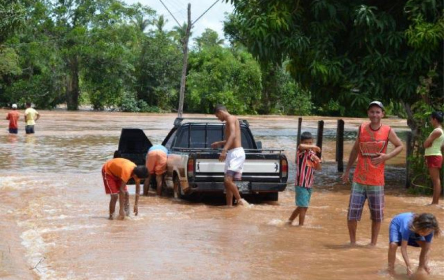 Moradores foram surpreendidos por enchente