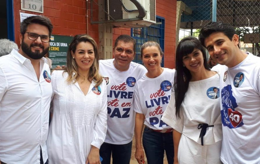 Prefeita votou no colégio Don Alano, no centro de Palmas