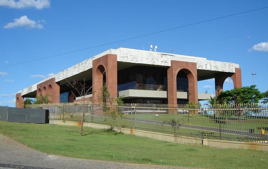 Limite estabelecido pela LRF é de 49%; Estado estaria em 58% de sua Receita