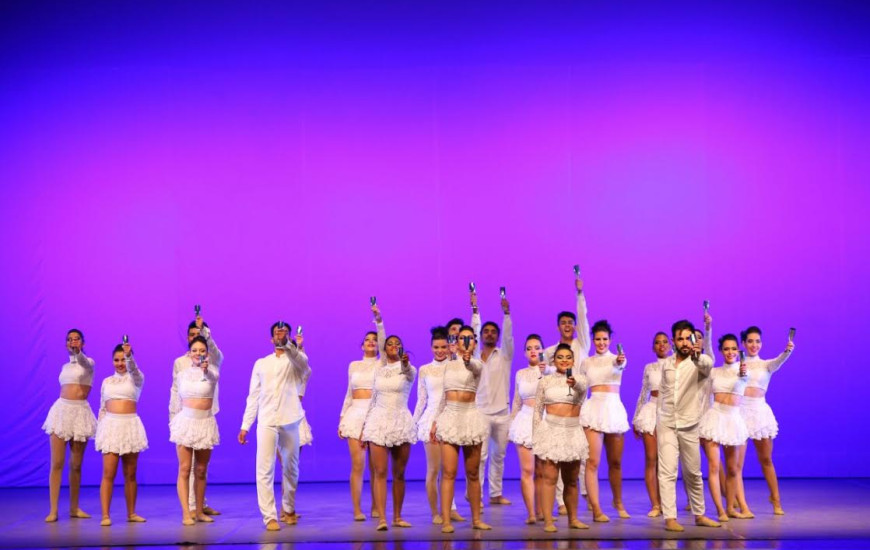 Bailarinos trouxeram premiações de festival em Goiás