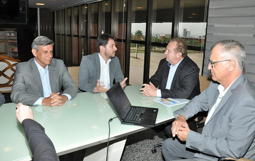 Governador Mauro Carlesse recebeu o grupo de executivos da VLI