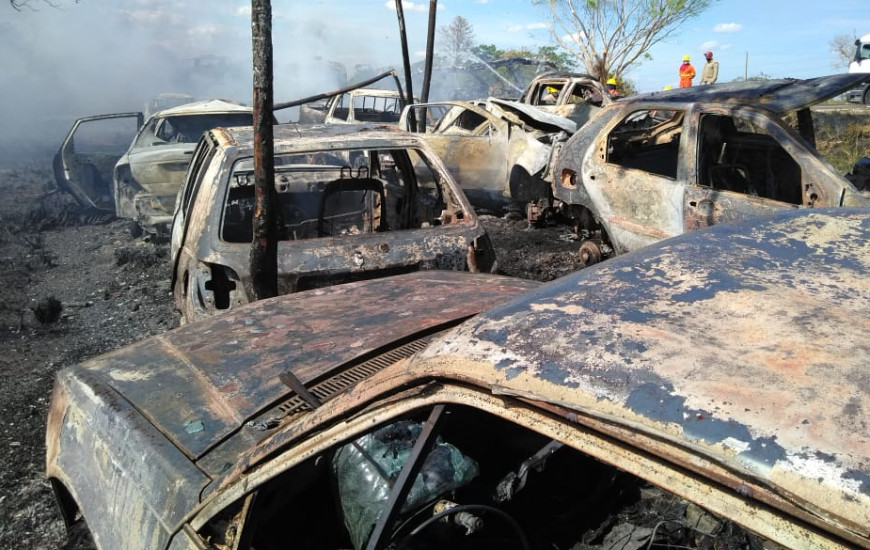 Veículos atingidos estavam no estacionamento da PRF em Araguaína