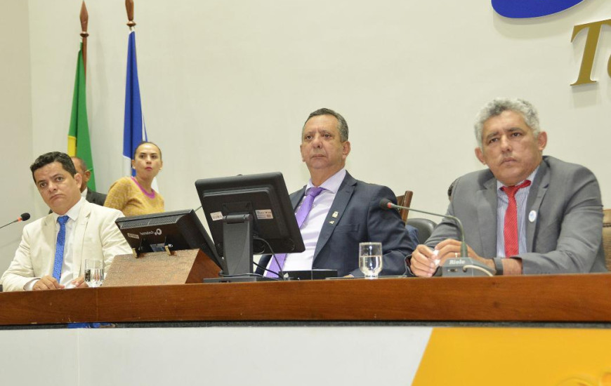 Antonio Andrade e Cleiton Cardoso apresentaram diversos requerimentos