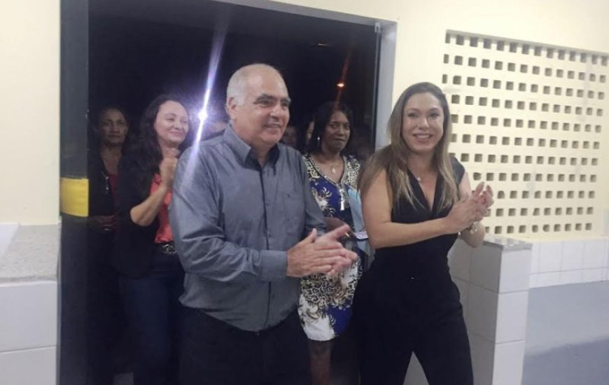 Luana participa de inauguração de obra