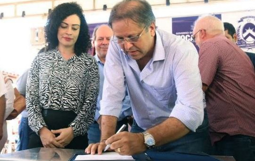 Governador assina ordens de serviço em Araguaína