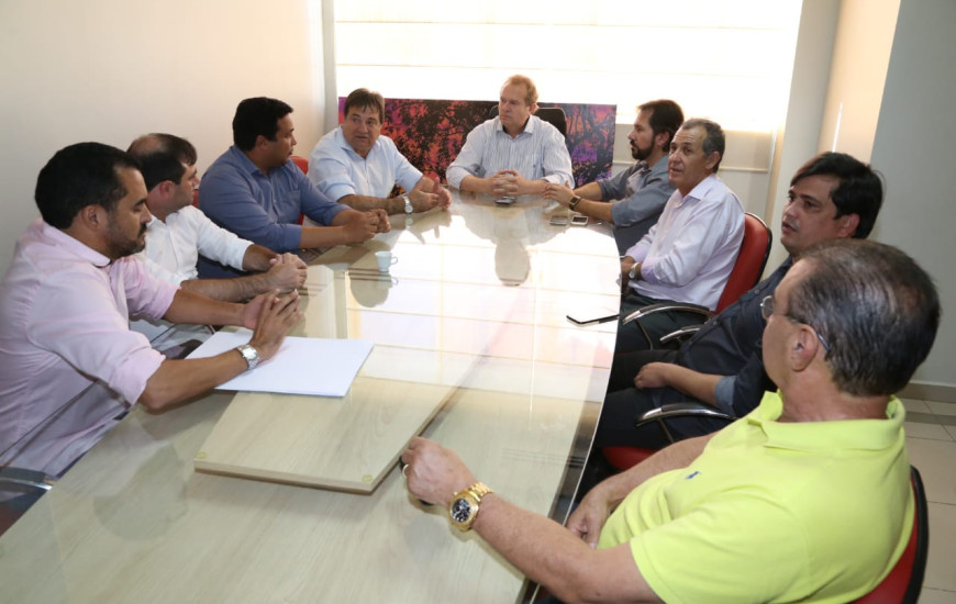 Carlesse recebe vários líderes políticos em Palmas