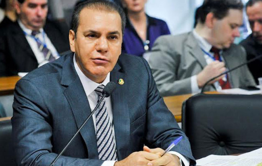 Ex-senador Ataídes Oliveira