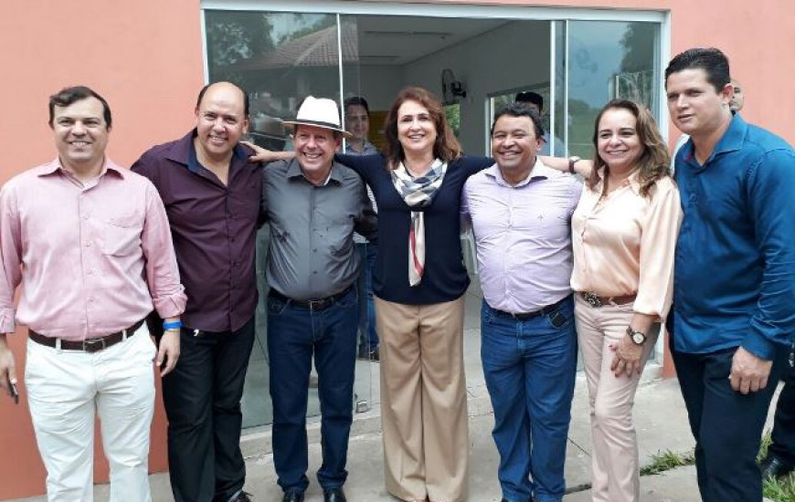 Senadora e prefeito de Araguaína inauguram obra