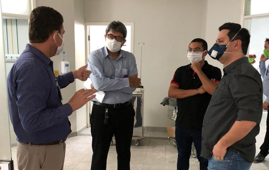  Tiago Dimas em visita às instalações do Hospital Dom Orione