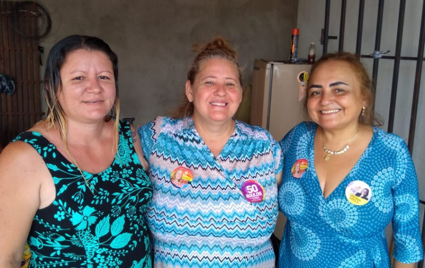 Candidata do PSOL visita lares em Araguaína e leva proposta para mulheres
