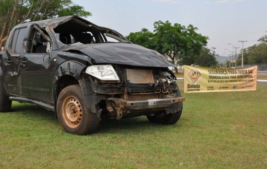 Carro envolvido em acidente