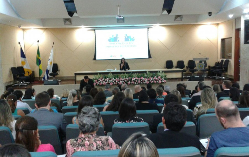 Ministros falam sobre mulher na política em Palmas