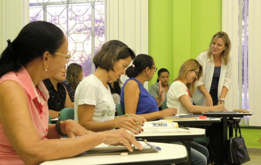 Serão ofertadas 325 vagas para cursos de Língua Espanhola, Inglesa e redação