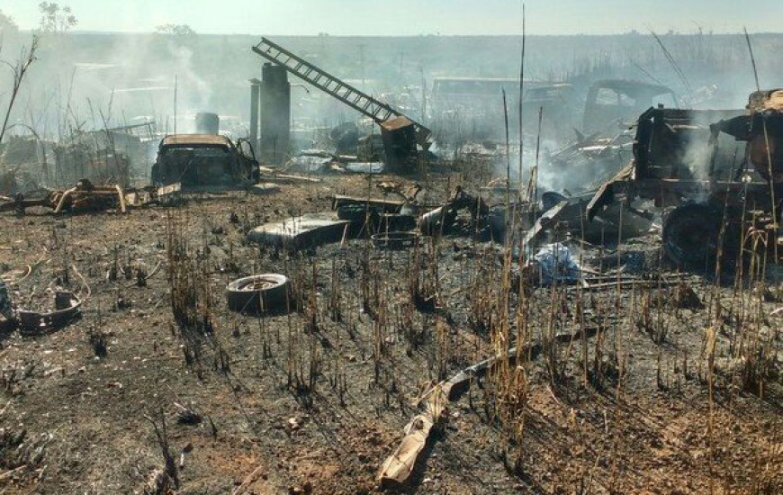 Cerca de 30 latarias foram destruídas pelo fogo