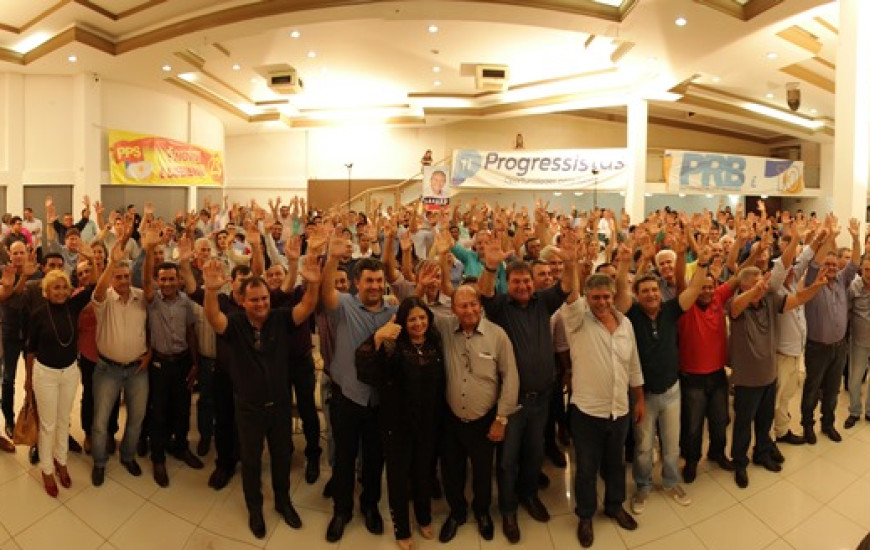 Partidos se reúnem em Palmas