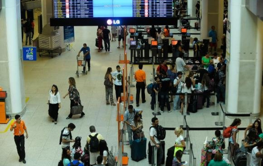 Passageiros devem chegar mais cedo aos aeroportos