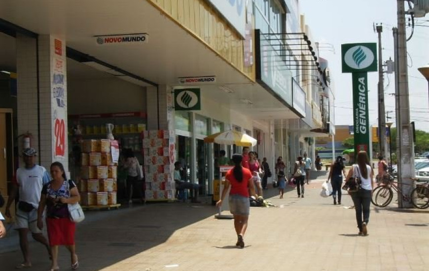 Comércio da Avenida JK em Palmas