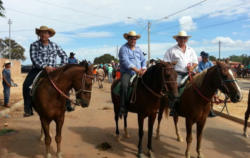 Deputado realiza visitas