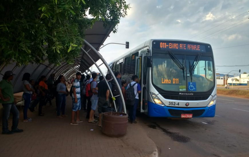 Agentes fiscalizaram os ônibus coletivos da Capital