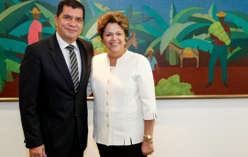 Prefeito nega ter abandonado campanha de Dilma