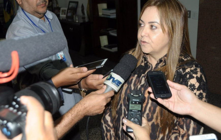 Adriana Floresta nega irregularidade em convênios