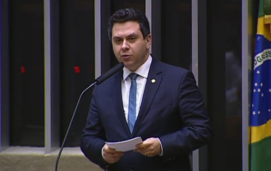 Tiago Dimas na tribuna da Câmara dos Deputados 