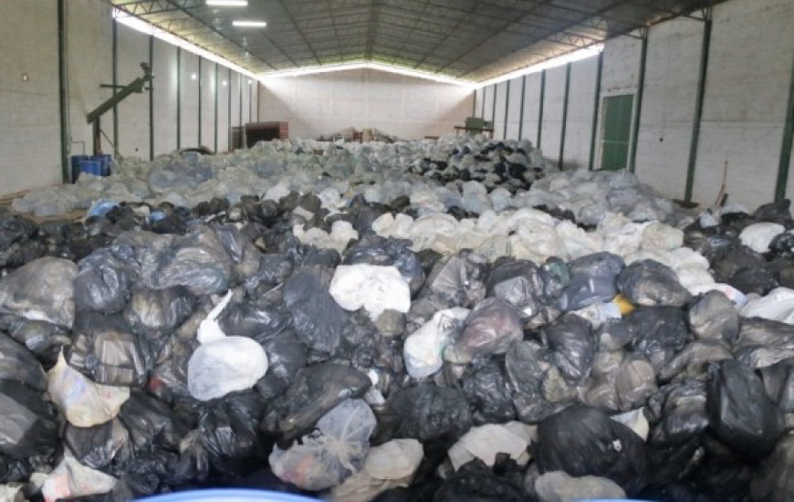 180 toneladas de lixo hospitalar foram encontradas em galpão