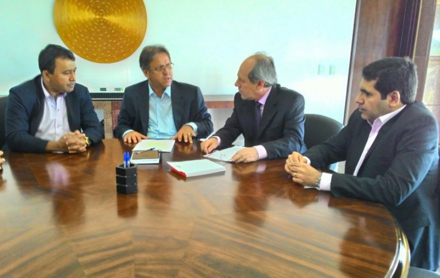 Prefeito de Araguaína tem reunião com governador
