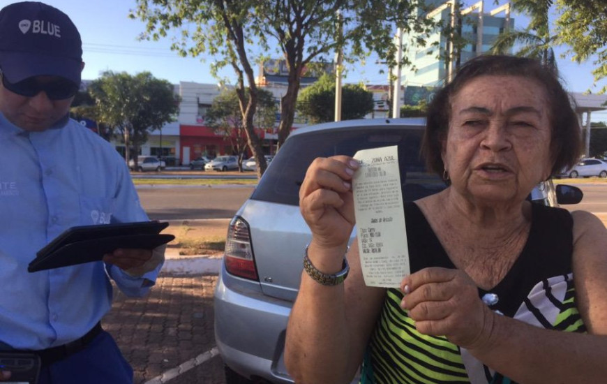 Senhora de 74 anos reclama da multa: R$ 10,00