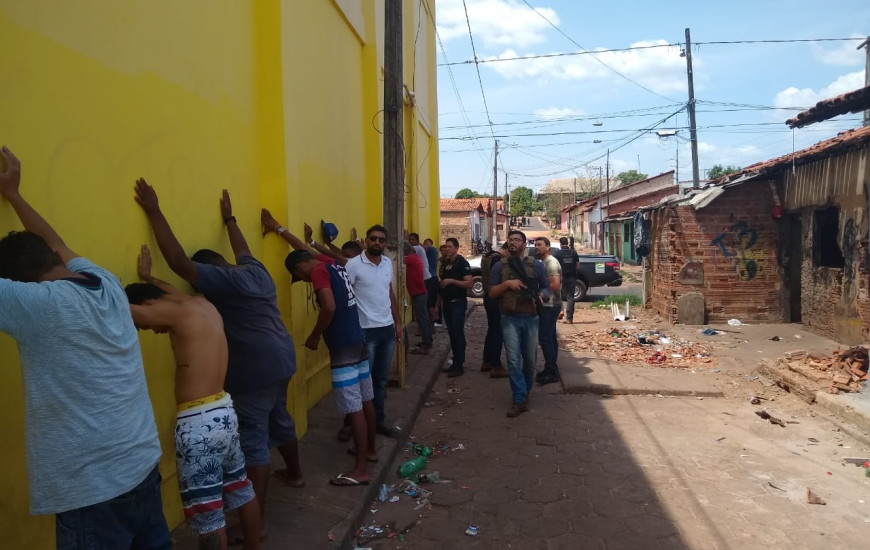 Policiais Civis em ação na feirinha em Araguaína 