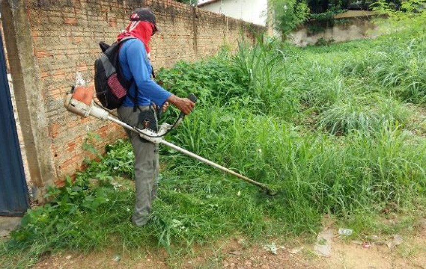 Prefeitura realiza serviços em vários pontos da capital