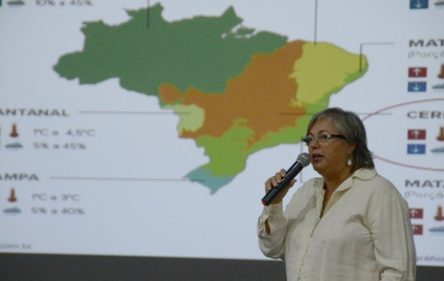 Professora Dra Márcia Camargo, da UFT