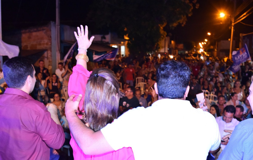 Milhares se reúnem para ouvir propostas da candidata Kátia Abreu (PDT)